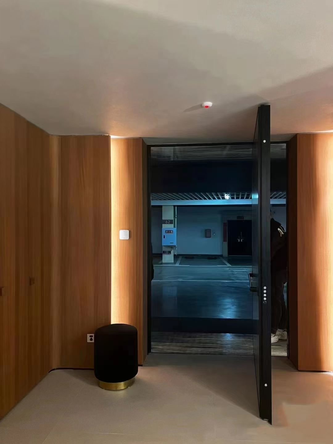 aluminum storm doors​